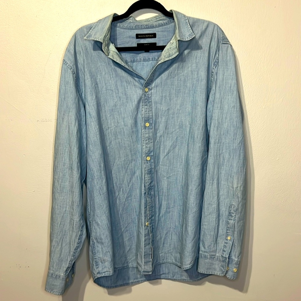 XL Banana Republic Men’s Denim Button Up